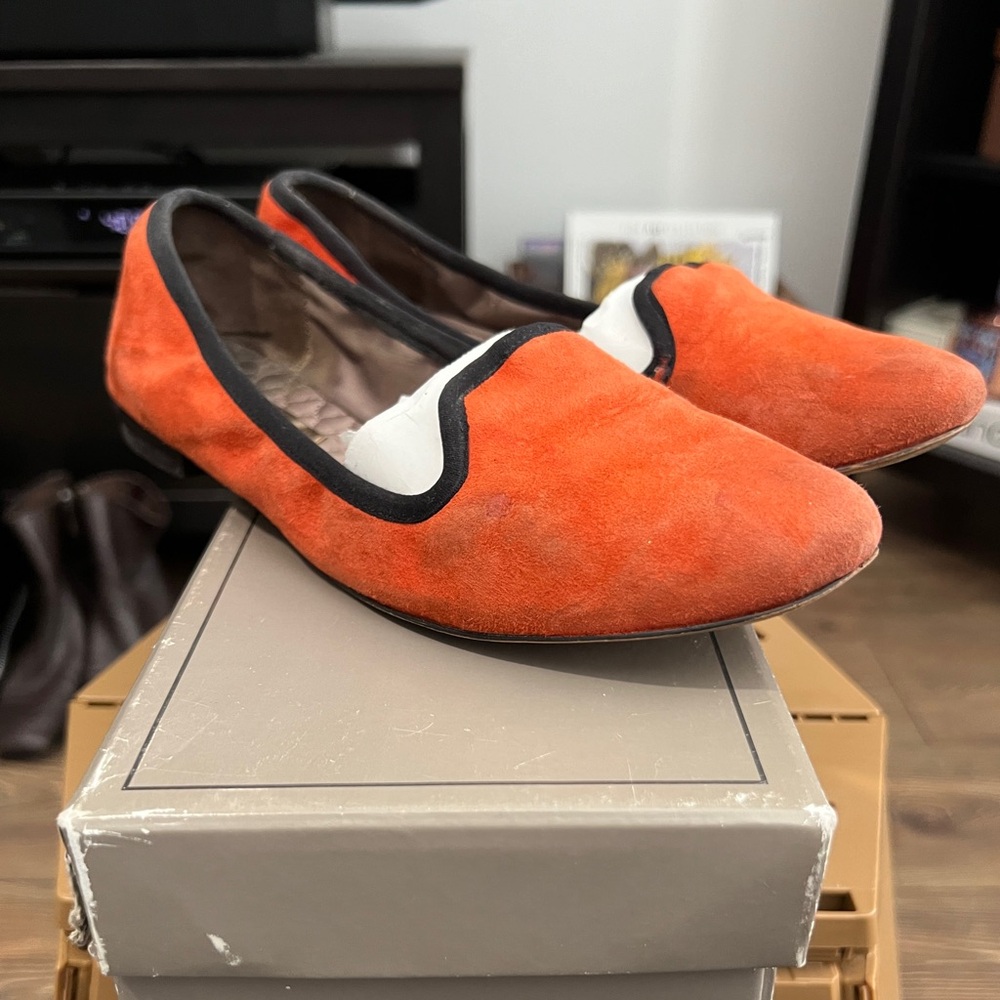 BCBG Maxazria women’s sz 6 flat/loafer